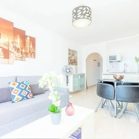 Apartment Kar15-beach Front, See Views, Wifi, Dowtown Empuriabrava