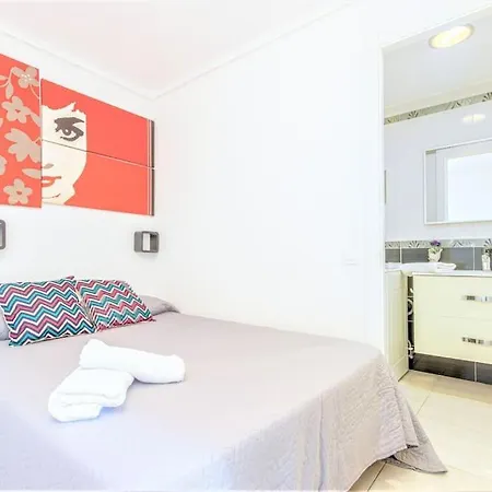 Kar15-beach Front, See Views, Wifi, Dowtown Apartment
